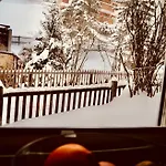 Emelie 4**** * Ζερμάτ