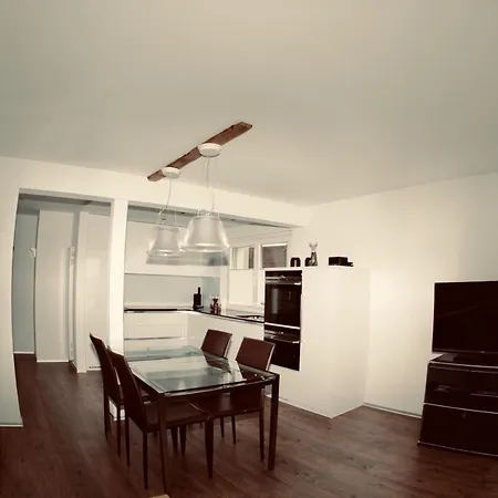 Appartement Emelie 4**** *
