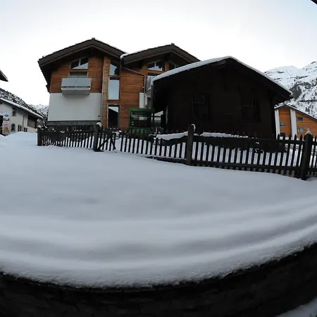 Emelie 4**** * Zermatt