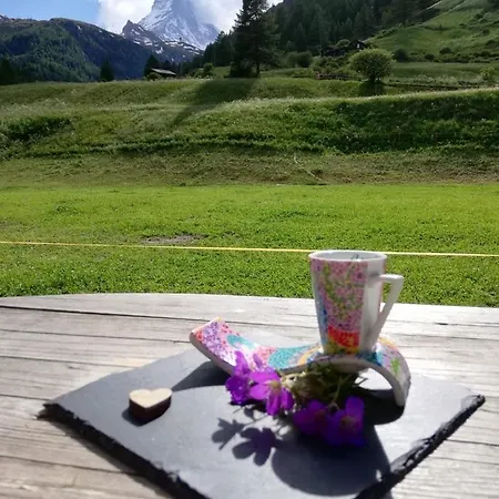 Emelie 4**** * 采尔马特