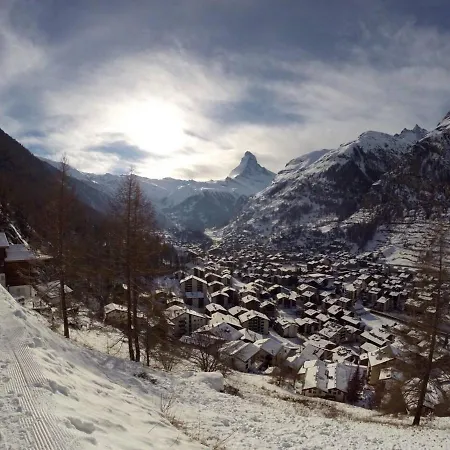 Emelie 4**** * 采尔马特