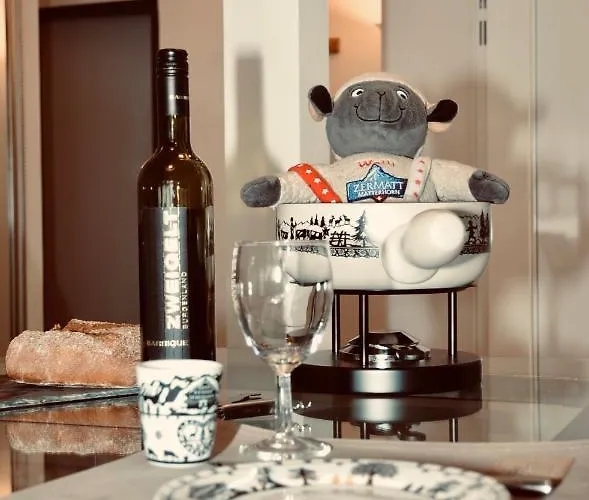 Emelie 4**** زيرمات